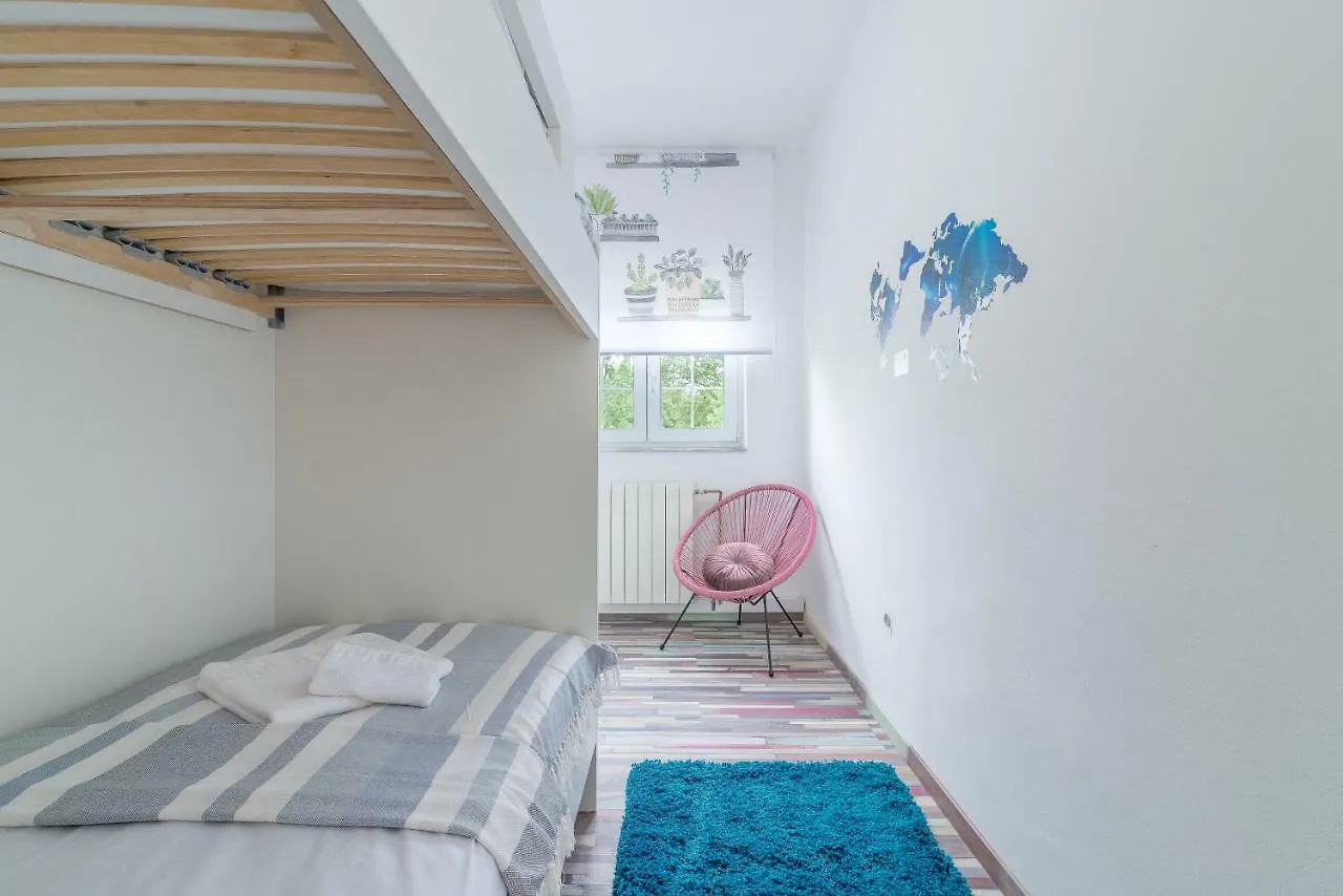 S&I Peaceful Holiday Home With Pool & Jacuzzi Galovac