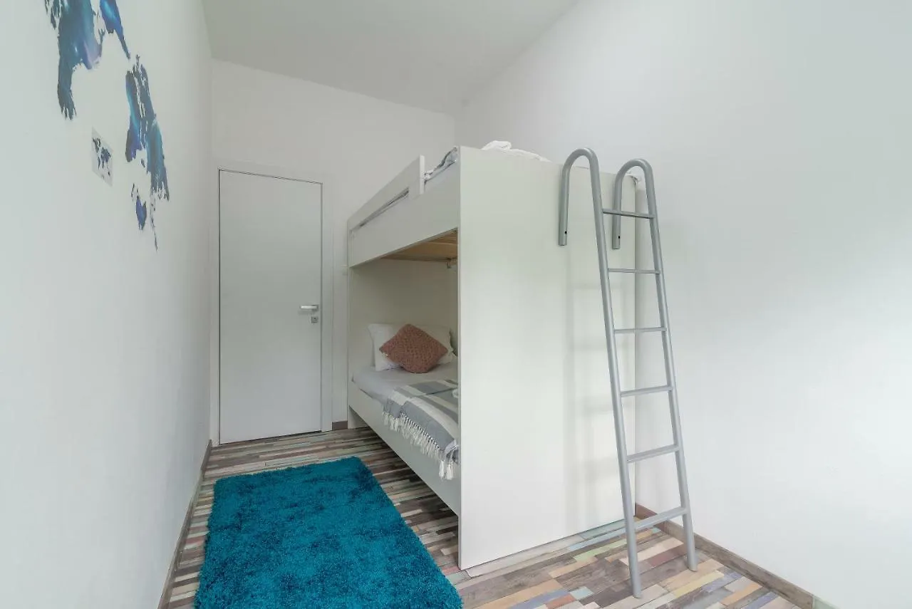 S&I Peaceful Holiday Home With Pool & Jacuzzi Galovac  Galovac (Zadar)